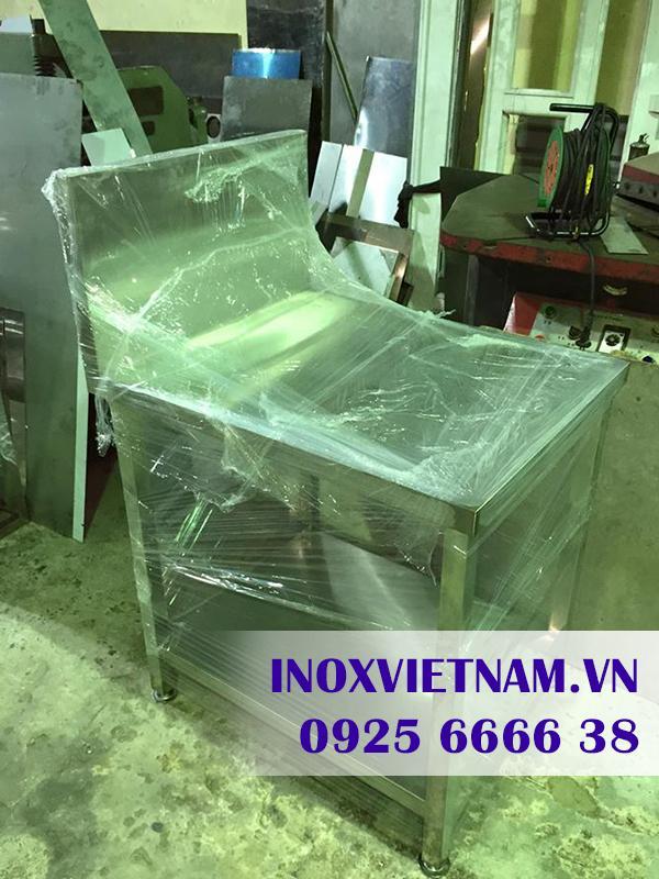 Những ưu điểm riêng biệt của sản phẩm bàn inox gia vị 2 tầng
