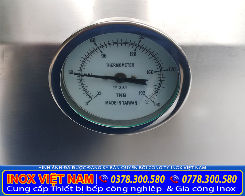 Chi tiết đồng hồ đo nhiệt tủ nấu cơm công nghiệp, tủ hấp cơm 16 khay, tủ cơm 80 kg bằng gas.