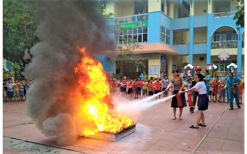  Hình ảnh thực tế cách xử lí khi bị cháy nổ ga trong trường học 